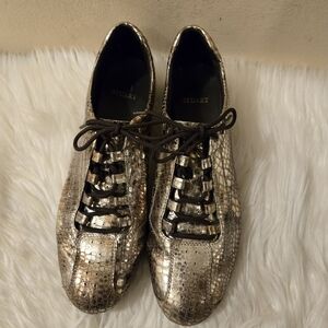 Stuart Weitzman Metallic Gold Lace up Sneaker Size 8